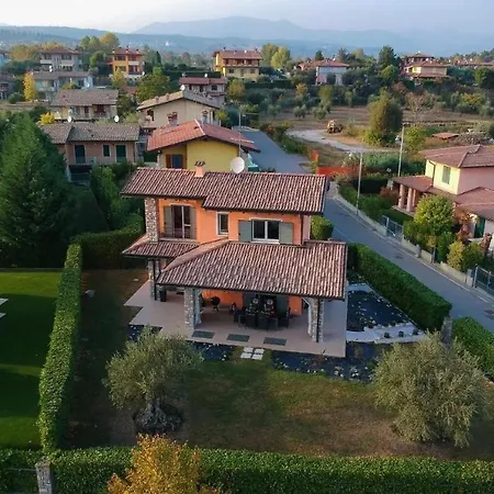 Sissi - Relax E Comfort In Centro Moniga del Garda