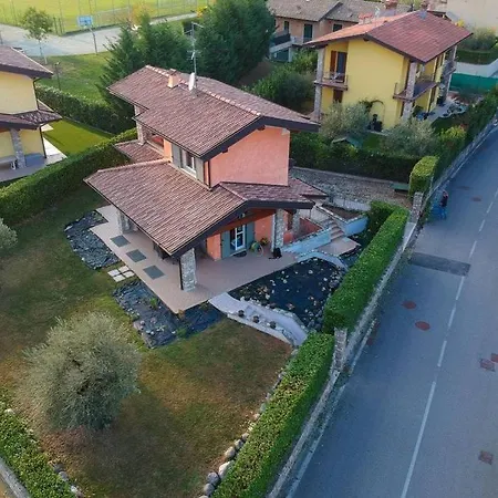 Sissi - Relax E Comfort In Centro Moniga del Garda